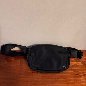 lululemon athletica belt bag